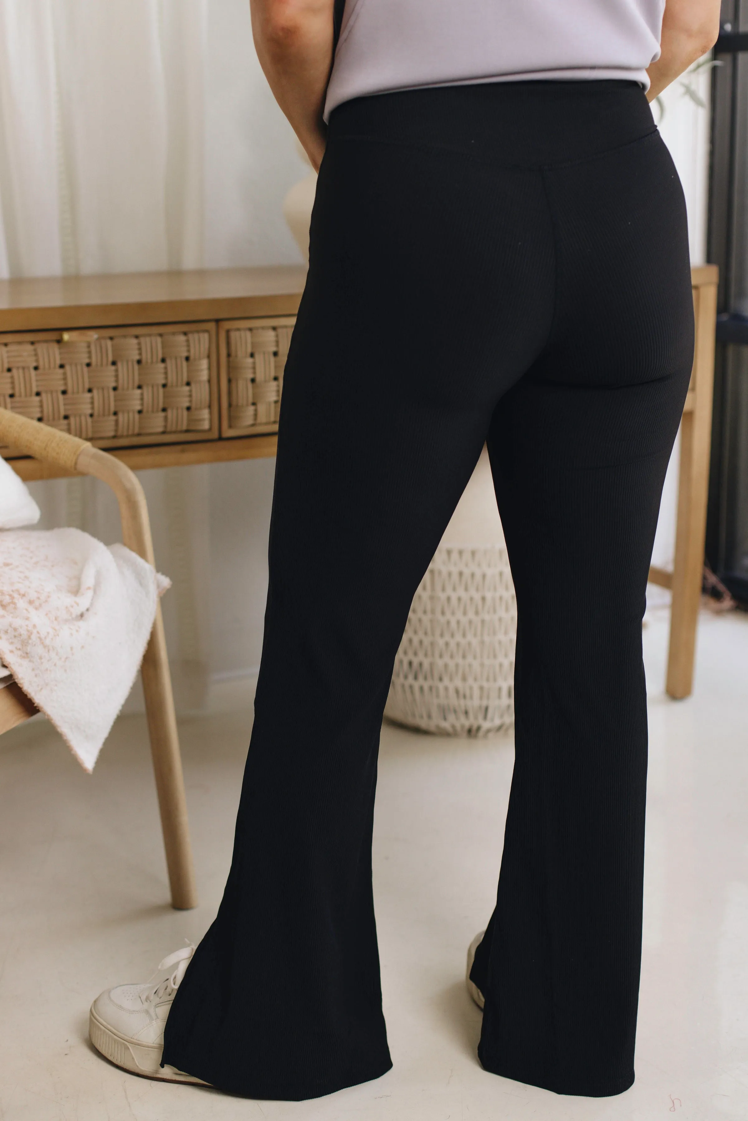 Nylon Rib V Waist Crossover Flared Leggings (S-3XL)