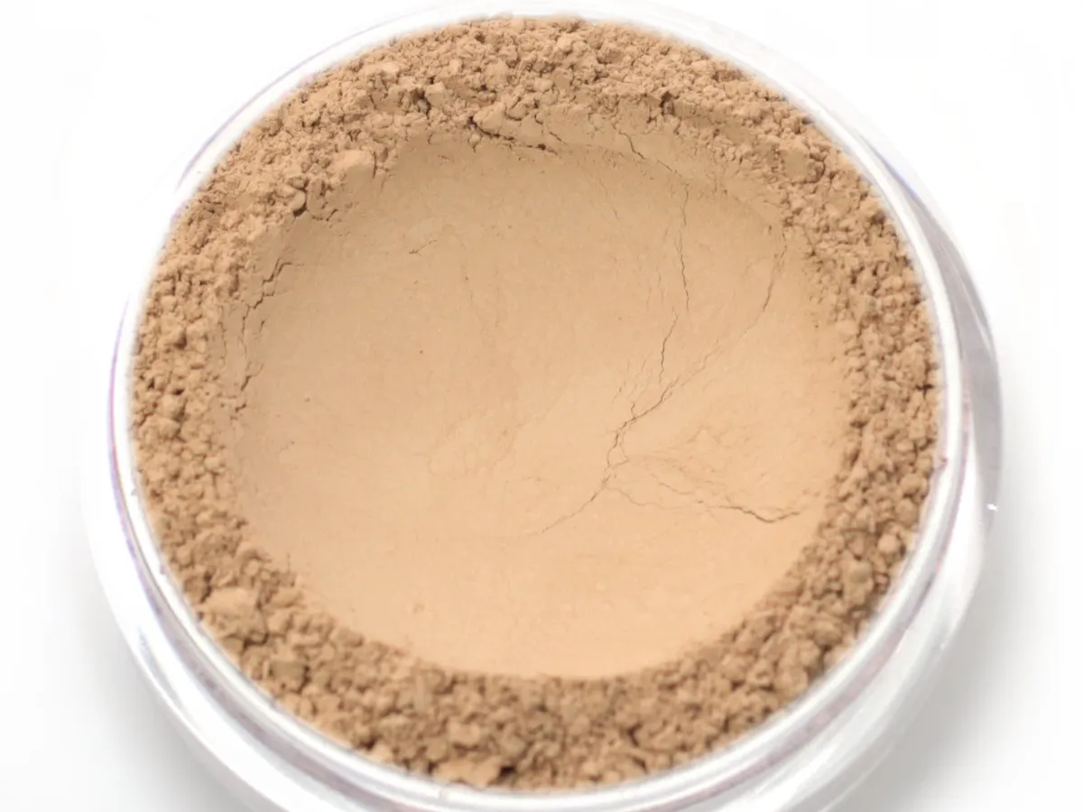 "Biscotti" - Delicate Mineral Powder Foundation