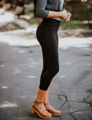 SA Exclusive Black Solid Capri Leggings