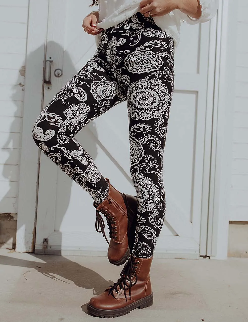 SA Exclusive Paisley Perfection Leggings