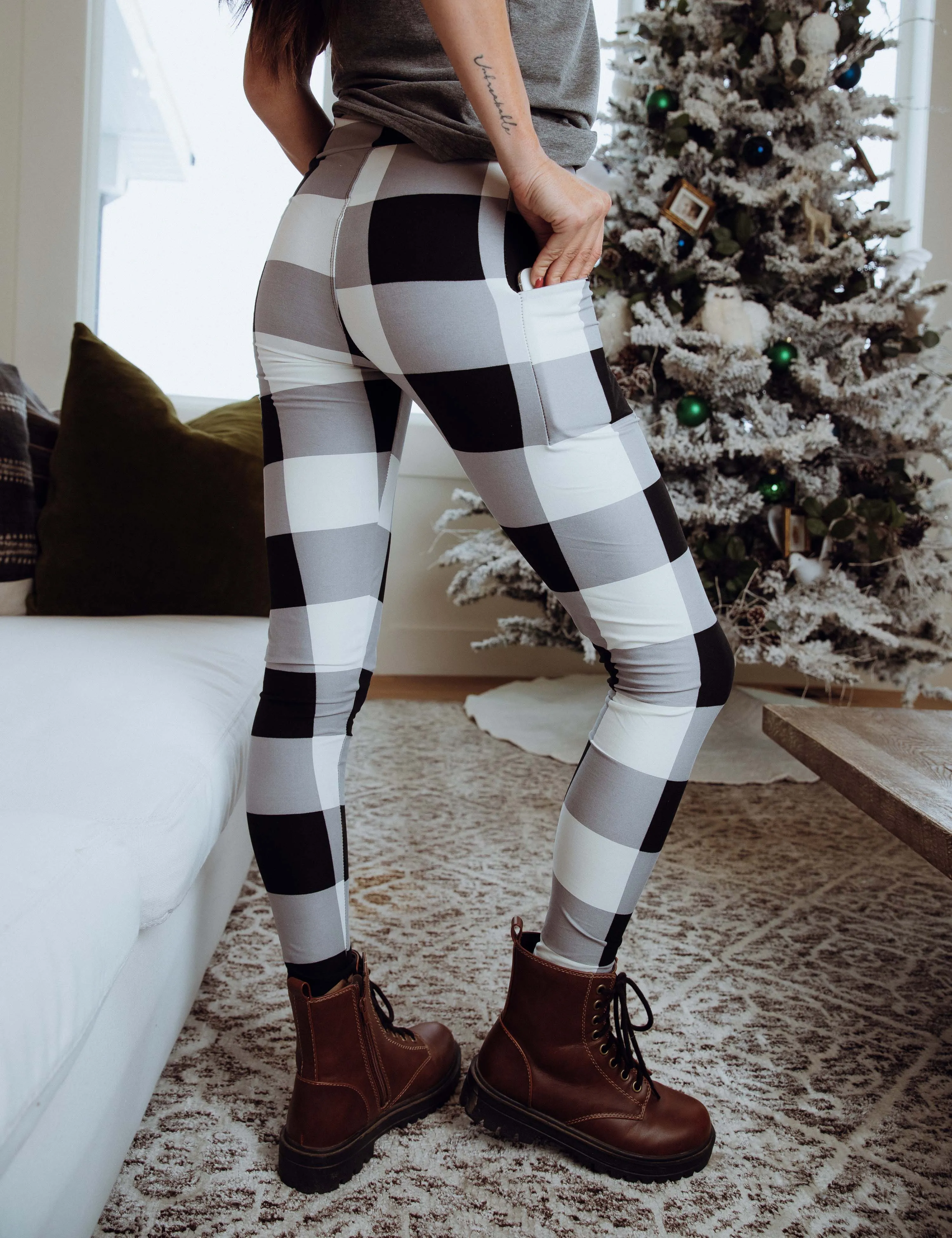 SA Exclusive White Blockin' Around Pocket Leggings