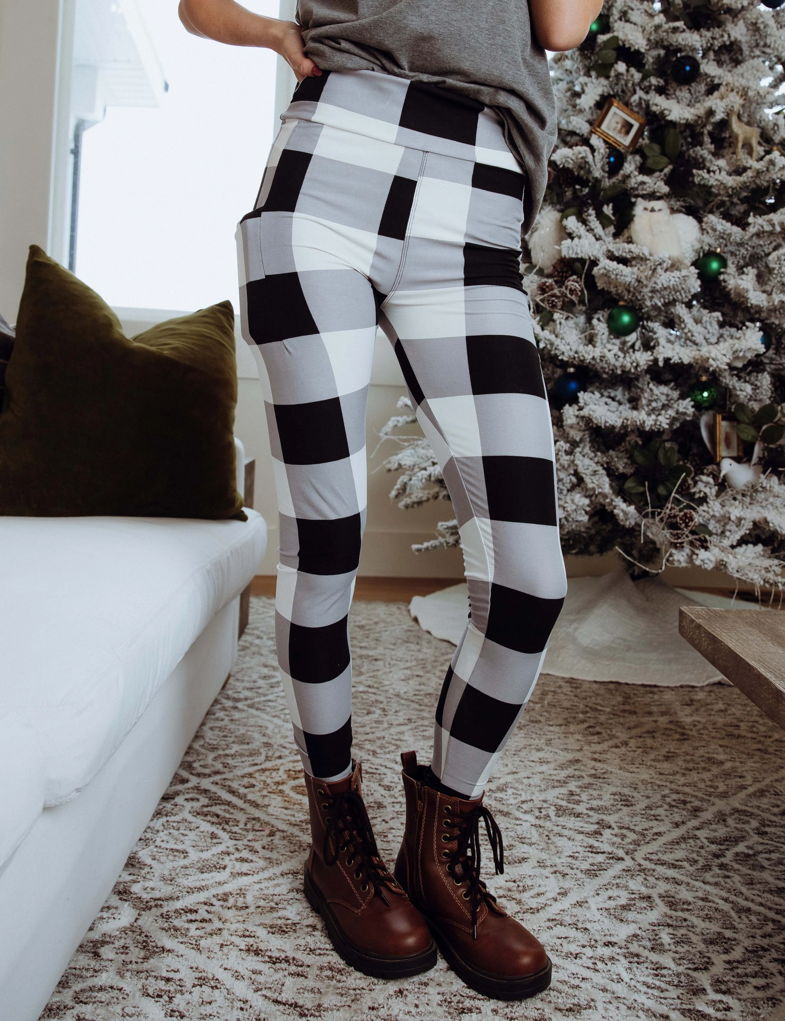 SA Exclusive White Blockin' Around Pocket Leggings