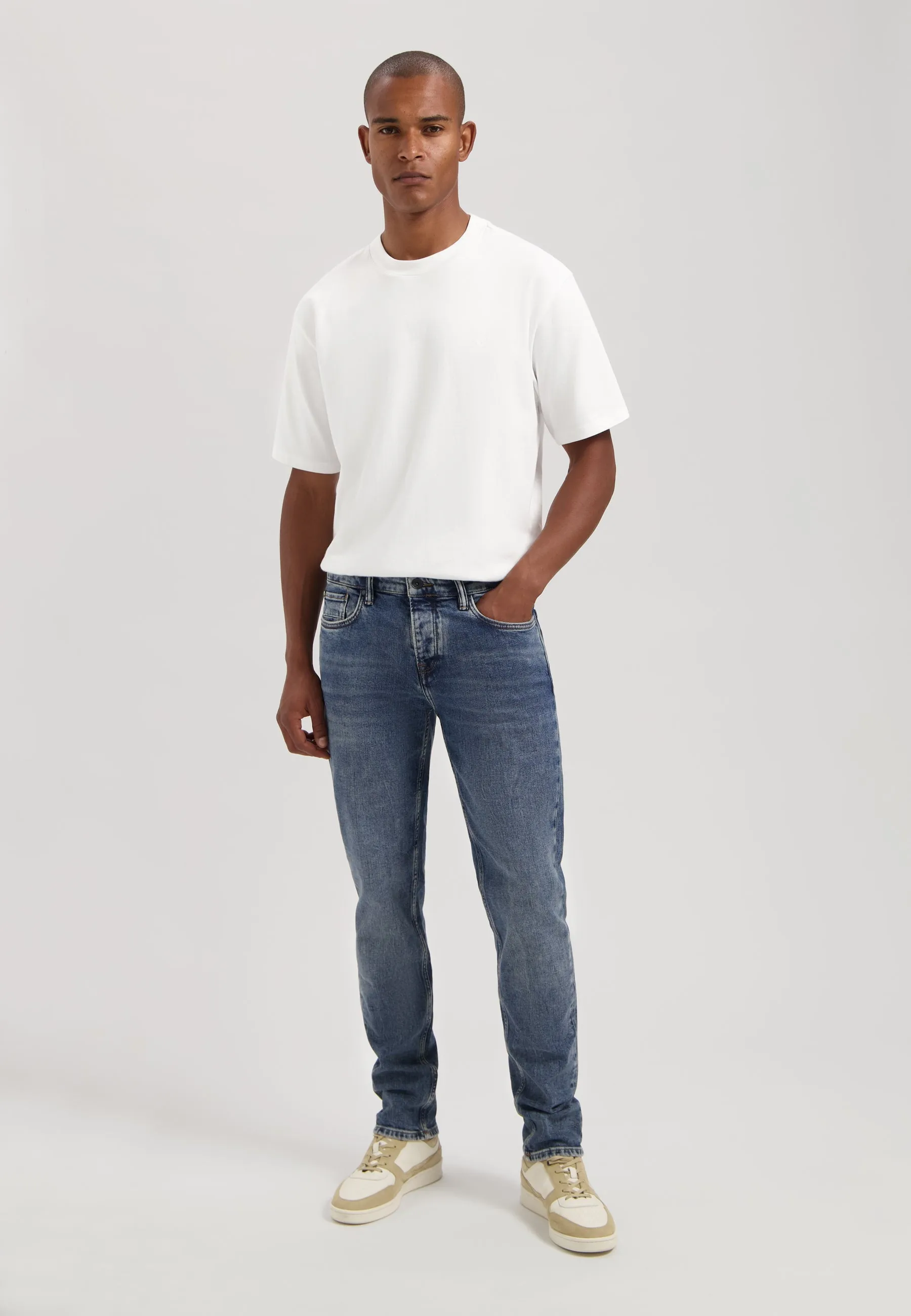 Sure! Mens Nuuk Blue Sir B Tapered Fit Denim Jeans