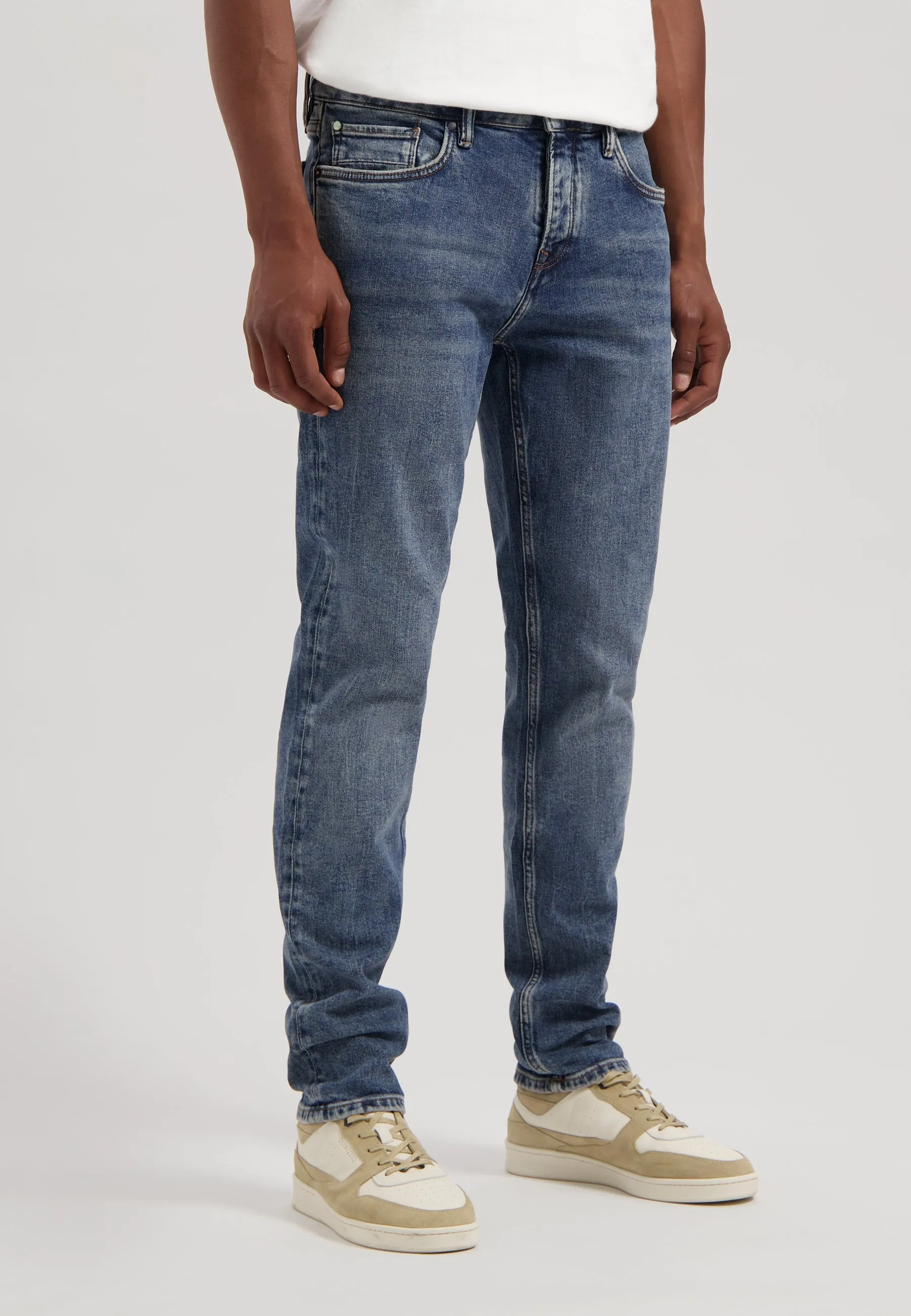 Sure! Mens Nuuk Blue Sir B Tapered Fit Denim Jeans