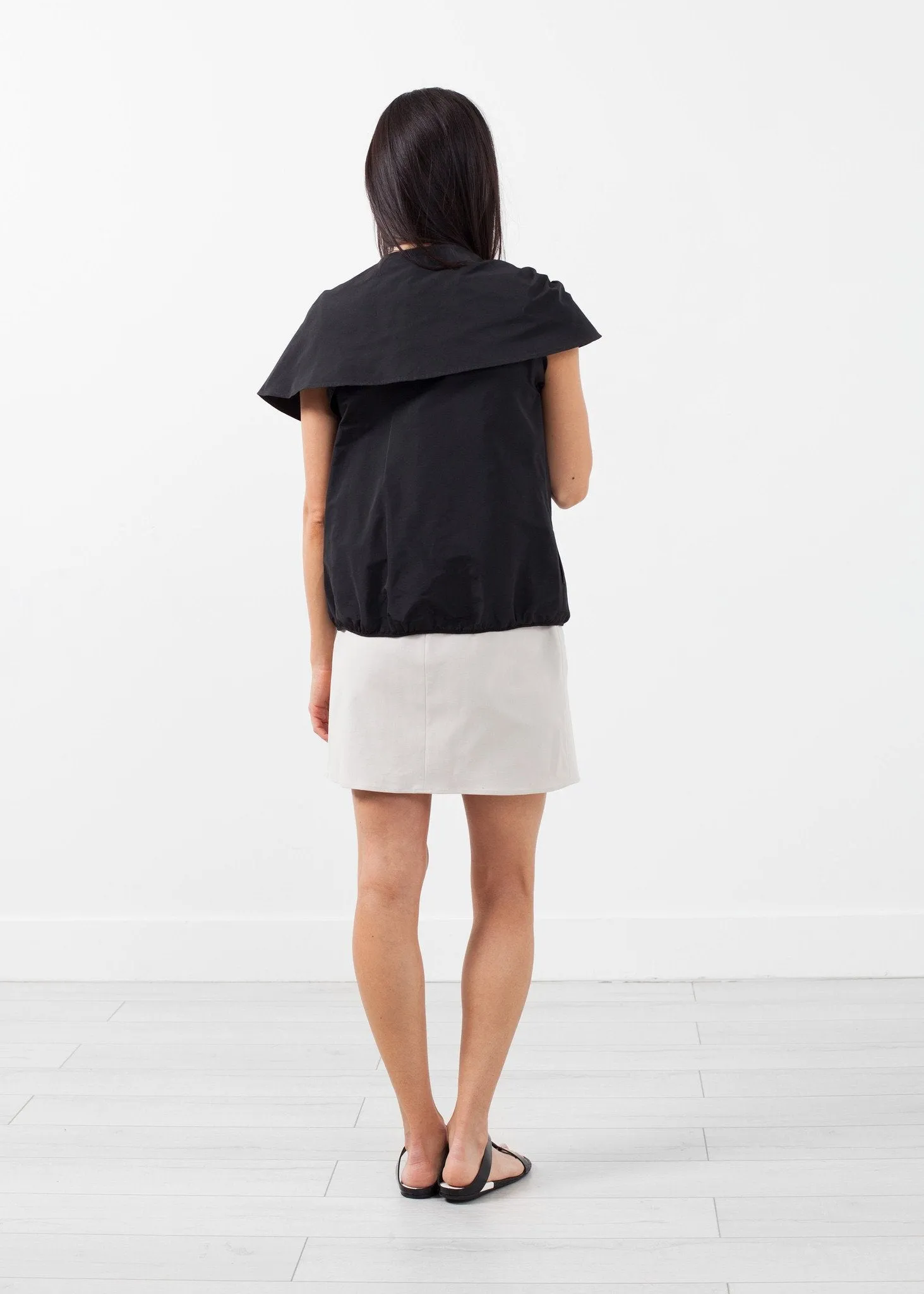 Sleeveless Cape Jacket